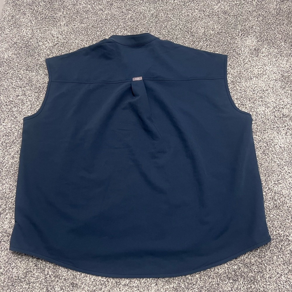 FIGS Women's XL Rafaela Oversized Scrub Top - Picture 2 of 3